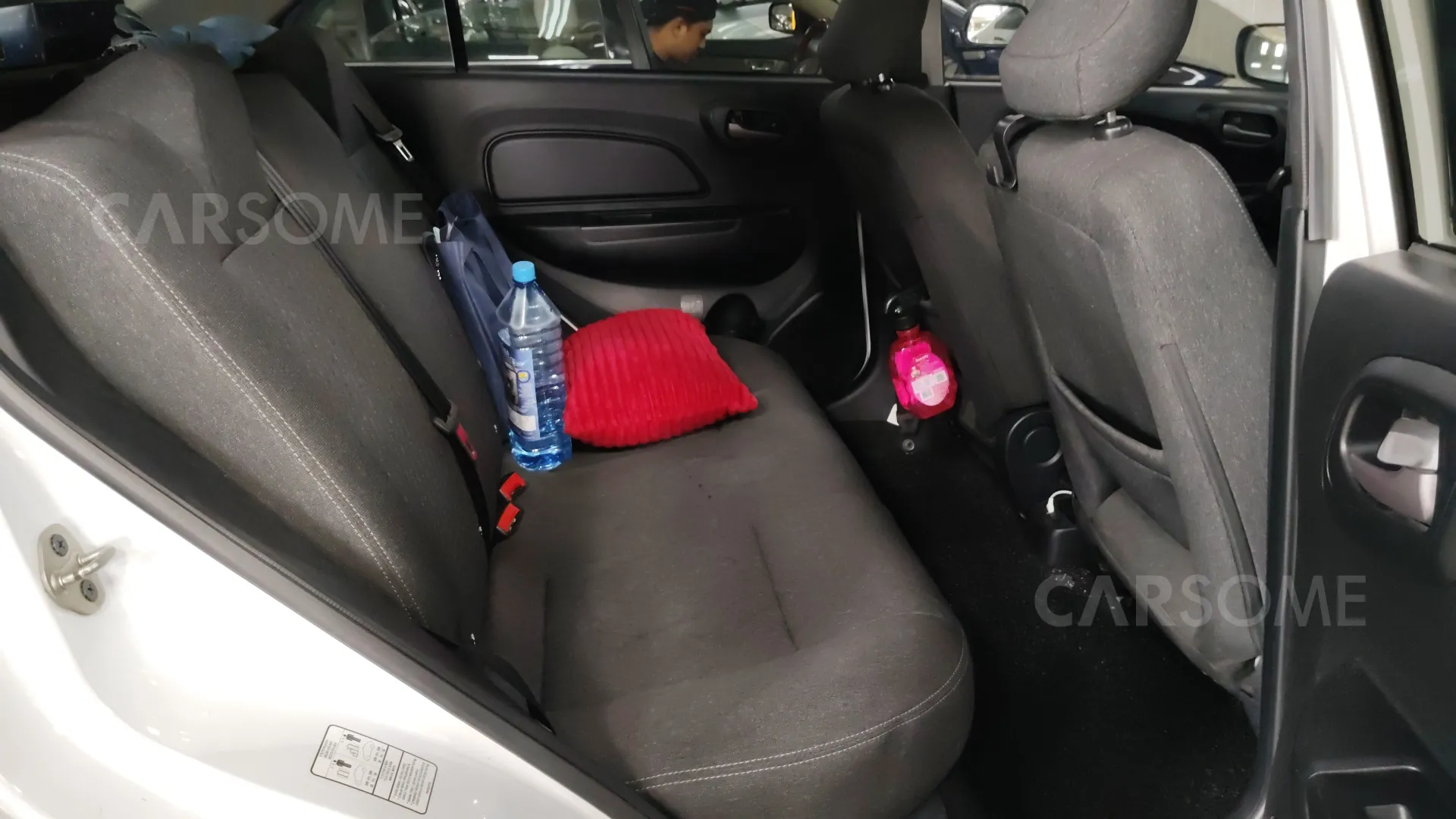2021 Proton Saga 1.3 Premium terpakai warna White untuk dijual di Kuching, Sarawak, gambar 8