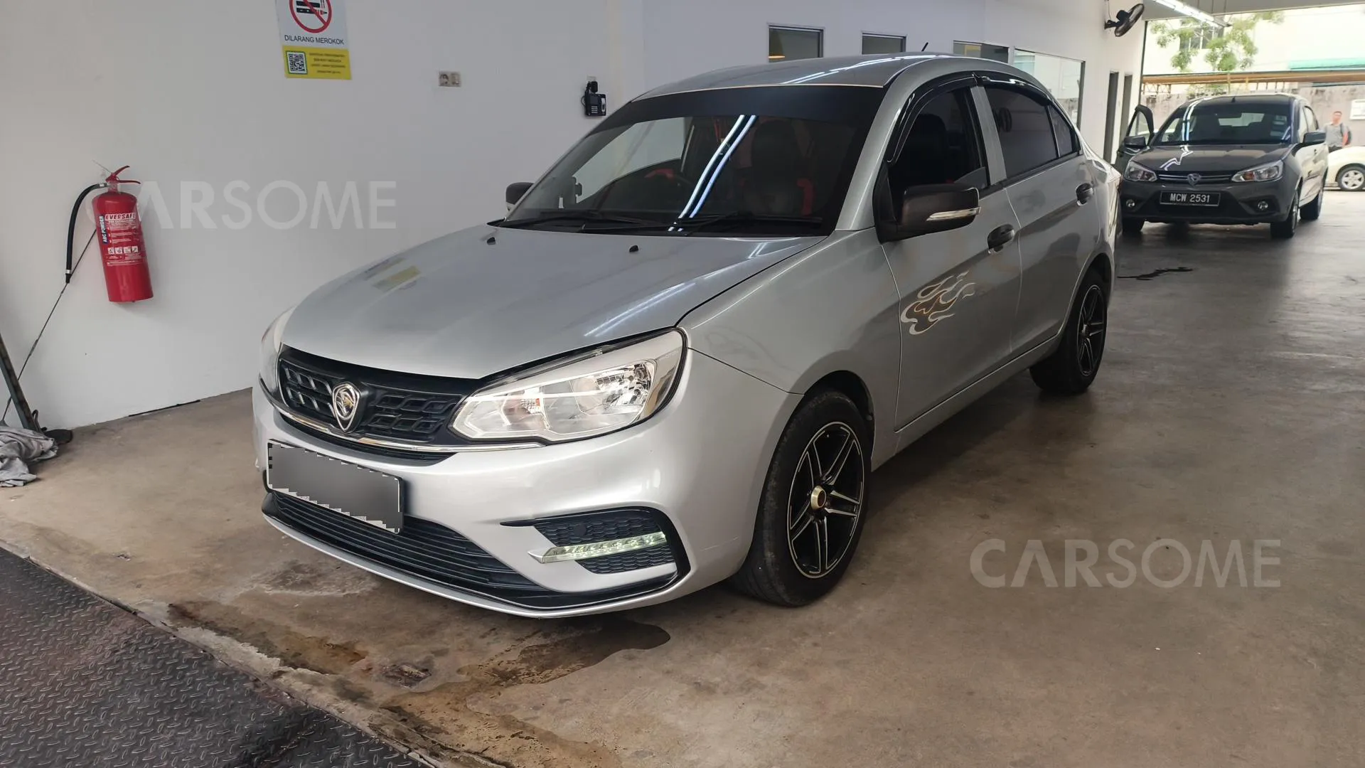 2019 Proton Saga 1.3 Standard terpakai warna Silver untuk dijual di Kuching, Sarawak, gambar 2
