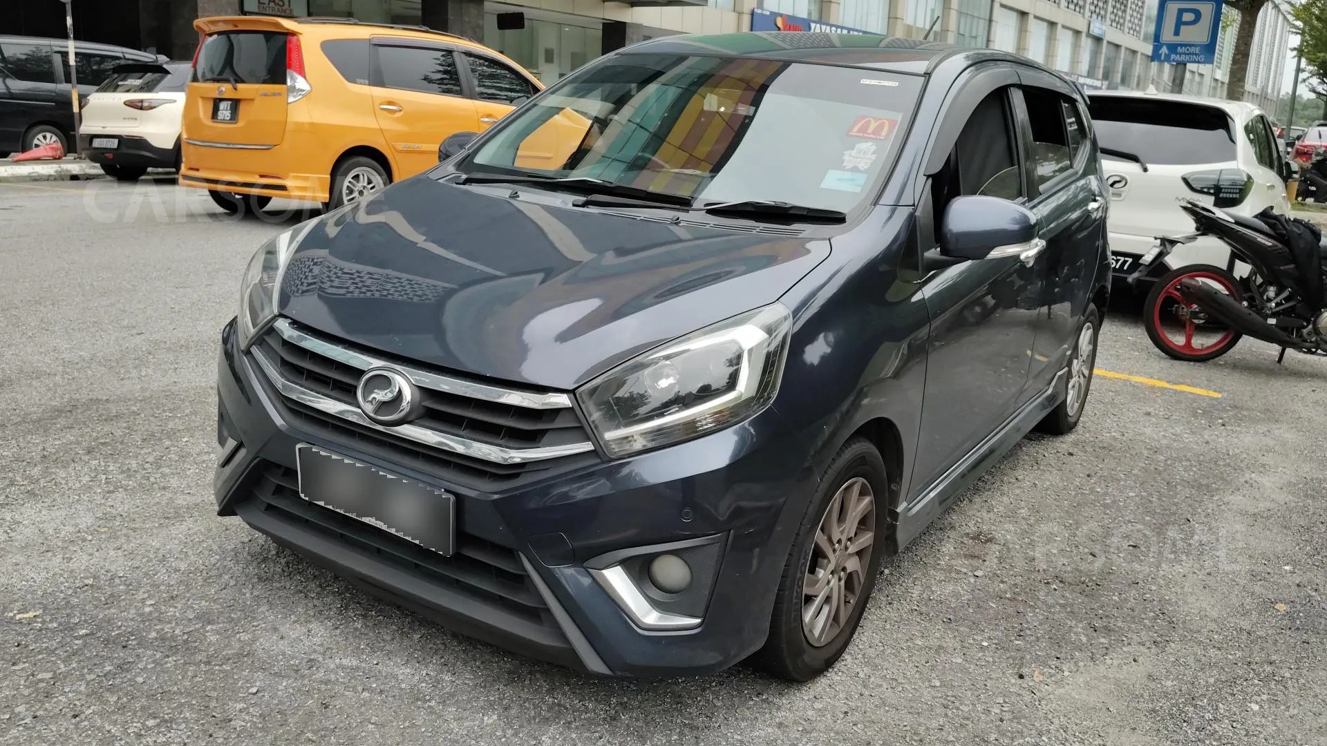 2019 Perodua Axia 1.0 AV terpakai warna Blue untuk dijual di Kuching, Sarawak, gambar 2