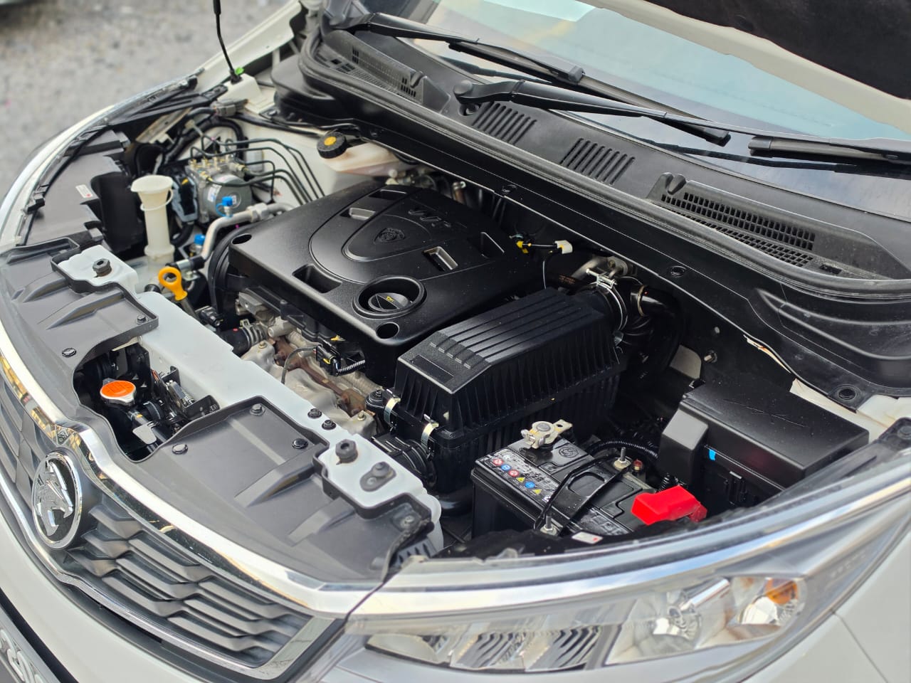 2025 Proton Persona 1.6 Premium terpakai warna White untuk dijual di Kuching, Sarawak, gambar 7